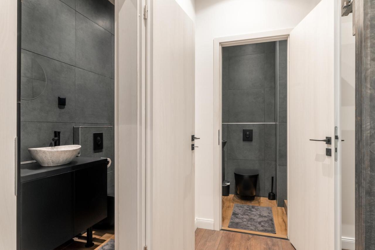 Downtown Luxury By Stlcz With 2 Bathrooms บูดาเปสต์ ภายนอก รูปภาพ